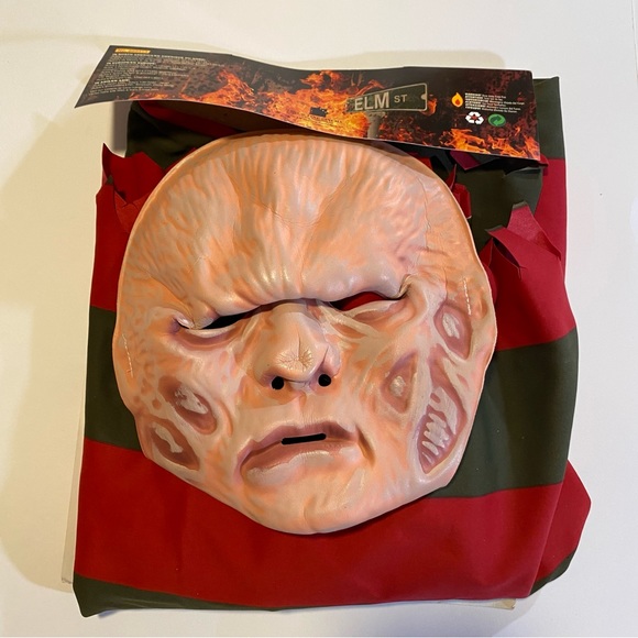 Nightmare on Elm St, Freddy Kruger shirt and mask SZ XL, mask a little flat NWT - Picture 3 of 11